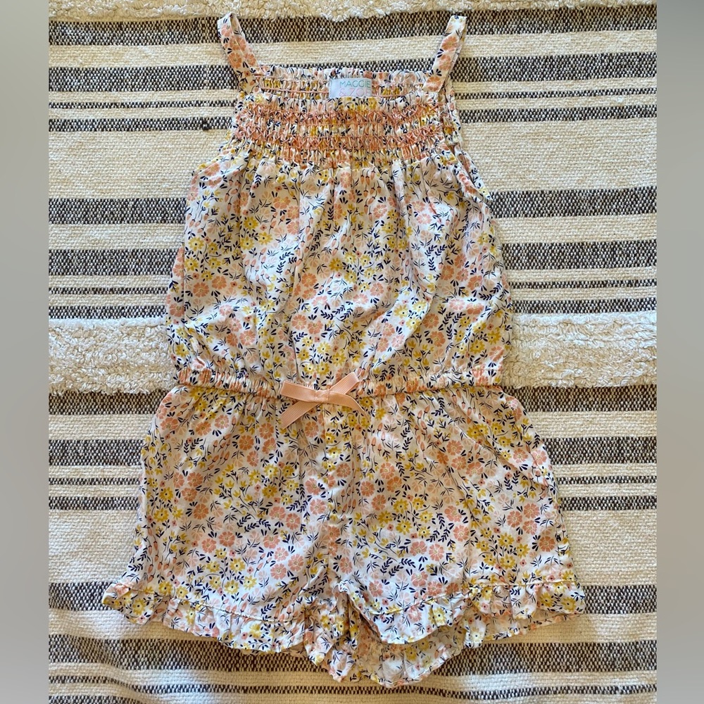 Girl’s size 4T romper. Floral pattern.